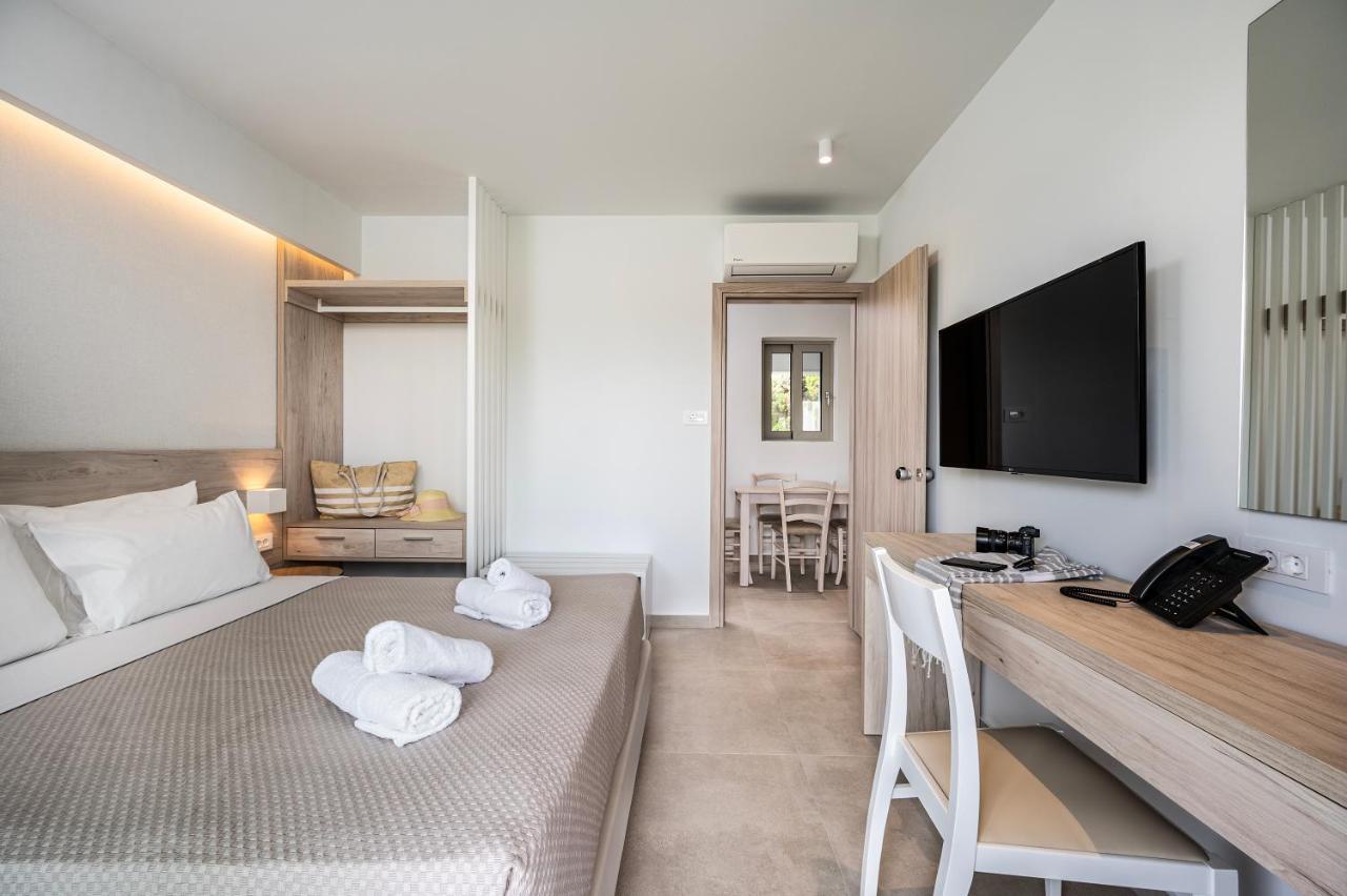 Mythos Suites Hotel Тигаки Экстерьер фото